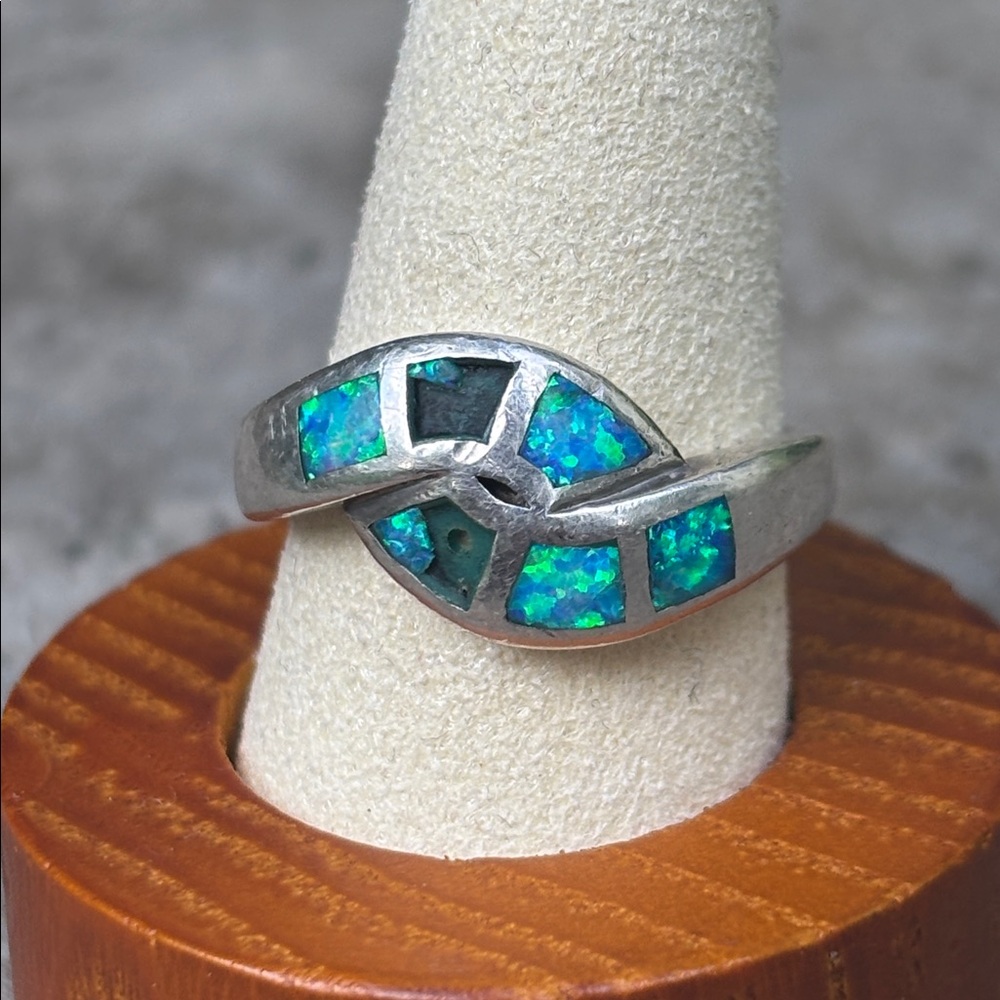 Silver Ring Opal Inlay